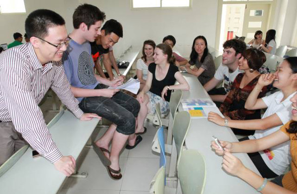 新春见闻）武汉外国学子的别样春节(图1)