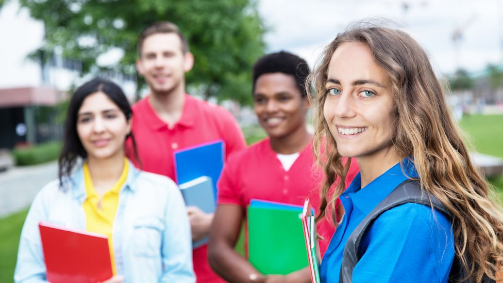 PA视讯中国股份有限公司《2026中国留学白皮书》解读:马来西亚本科留学正在兴起西财国际本科为何成工薪家庭首选?(图1)